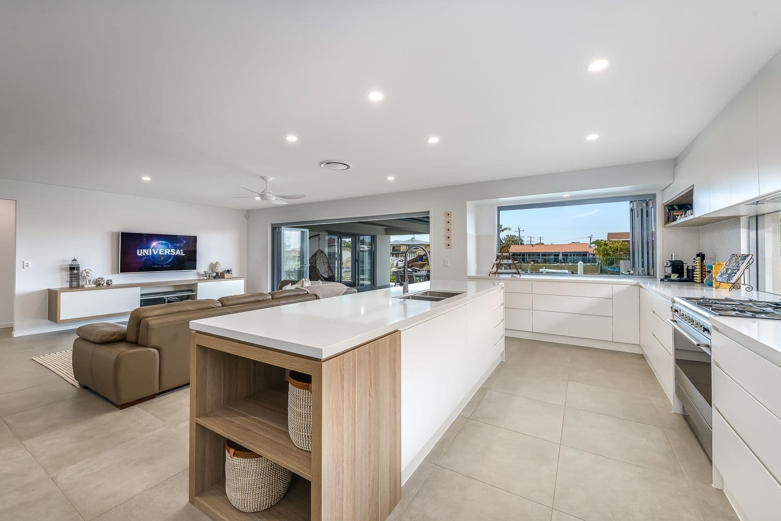 36 Walter Raleigh Crescent, Hollywell QLD 4216, Hollywell - Thumbnail 4