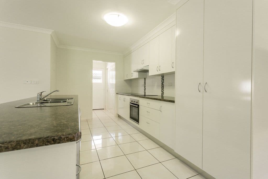 7 Berthun Street, Emerald QLD 4720, Emerald - Thumbnail 4
