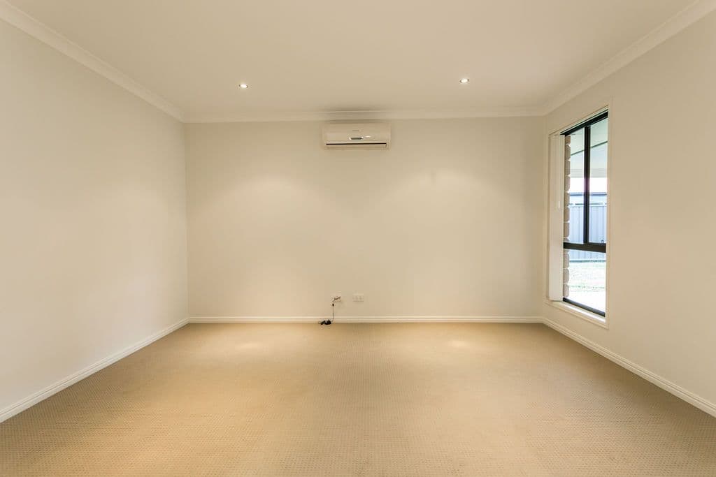 7 Berthun Street, Emerald QLD 4720, Emerald - Thumbnail 8