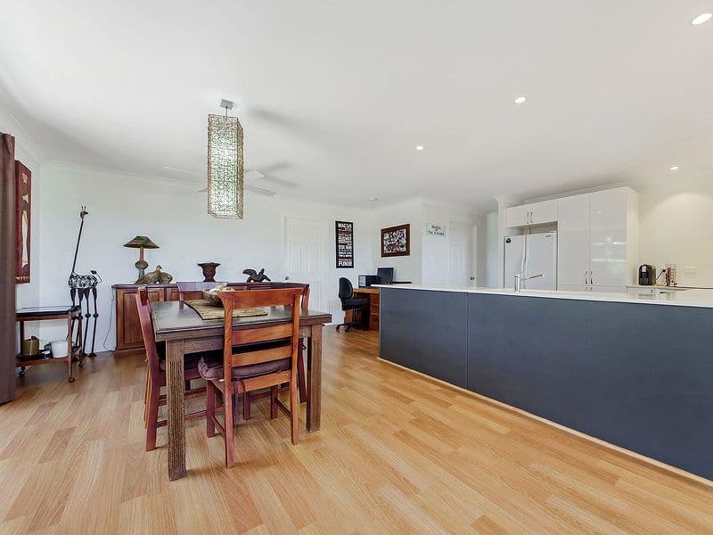 6 Amanu Crescent, Pacific Pines QLD 4211, Pacific Pines - Thumbnail 7