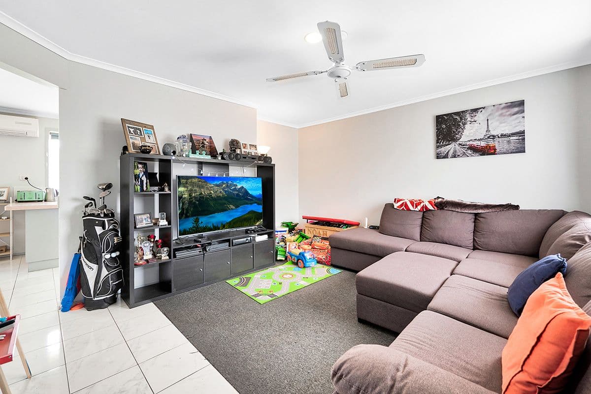 2 Glenleigh Court, Cranbourne North VIC 3977, Cranbourne North - Thumbnail 3