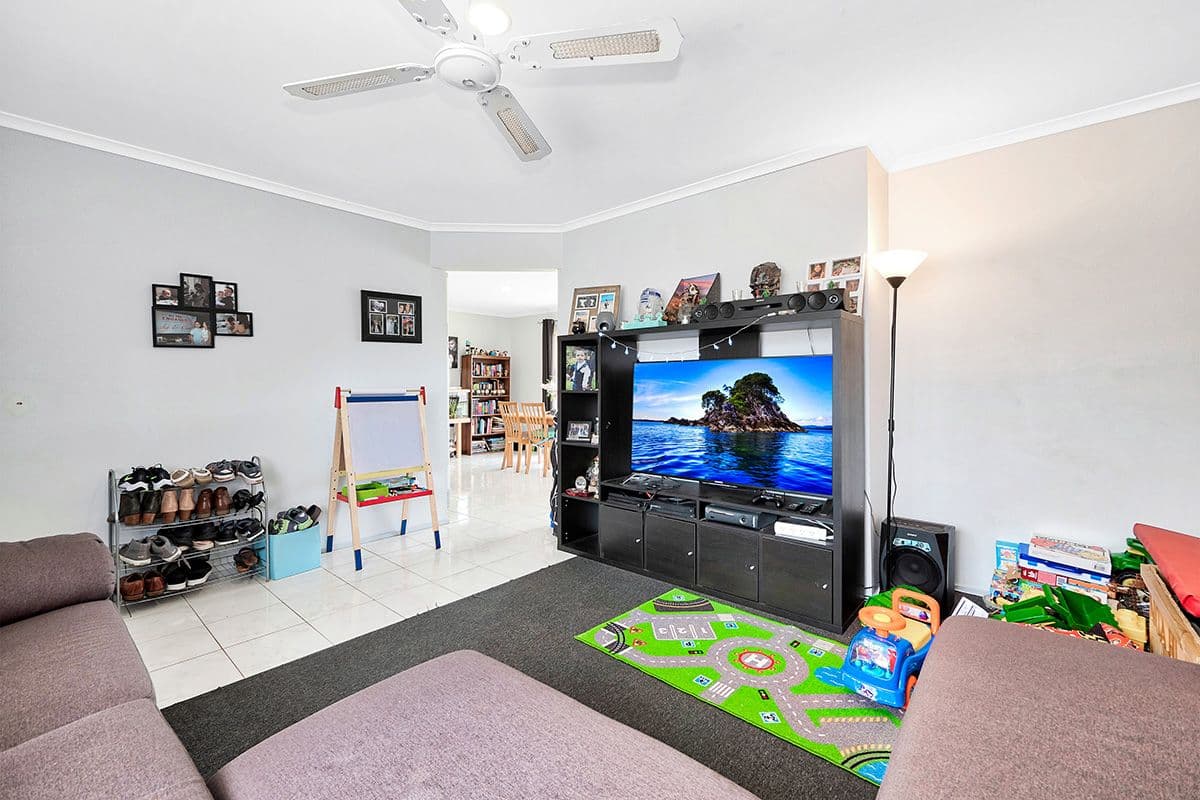 2 Glenleigh Court, Cranbourne North VIC 3977, Cranbourne North - Thumbnail 4