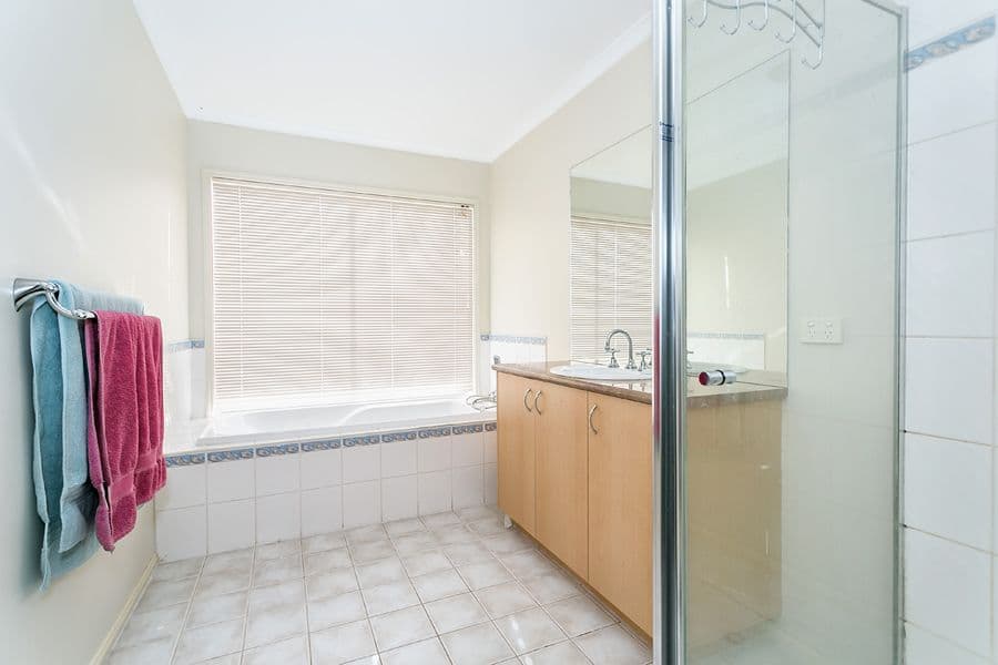 15 Homebush Road, CAIRNLEA VIC 3023, Cairnlea - Thumbnail 8