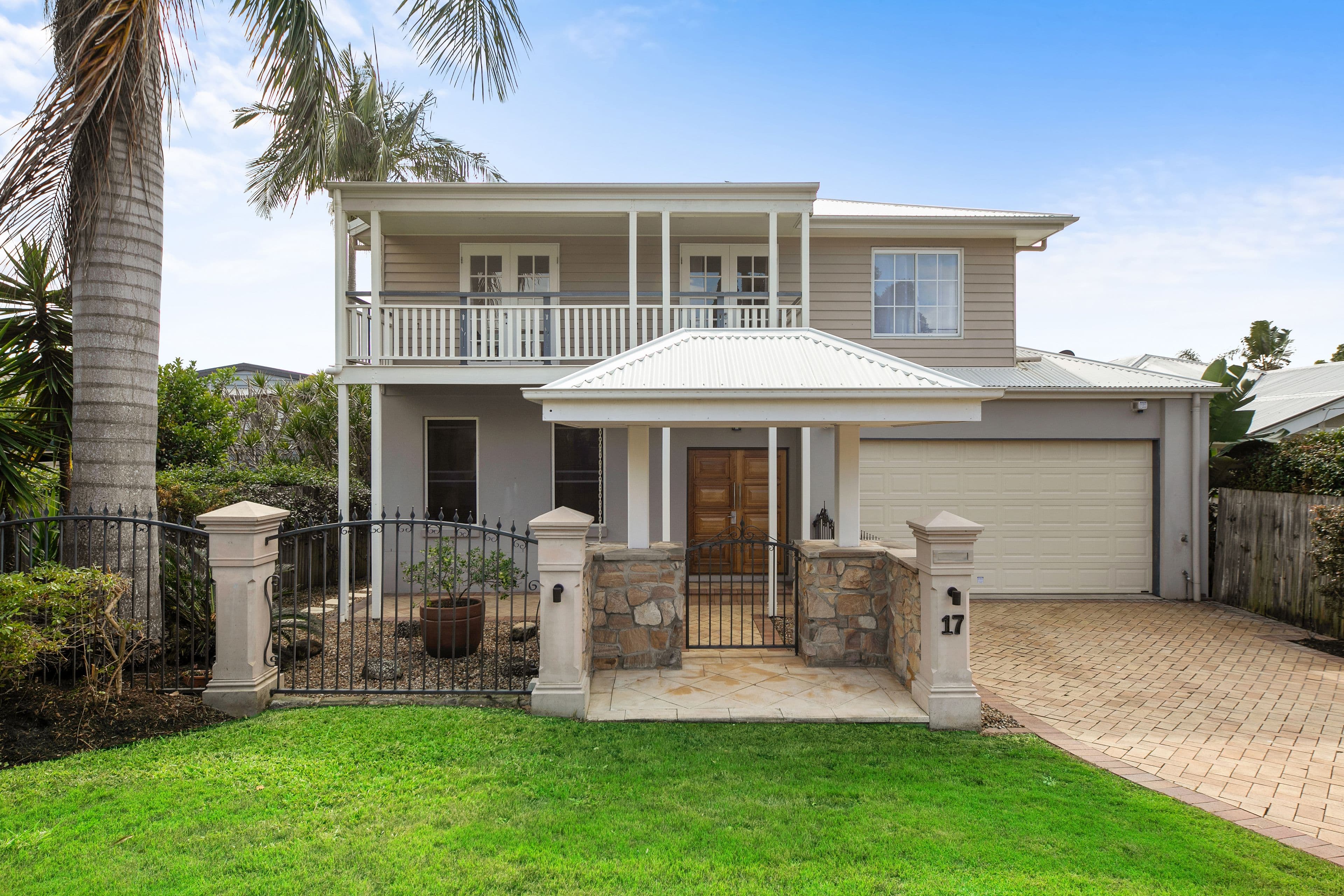 17 Rathlyn Avenue, Corinda QLD 4075, Corinda - Image 1