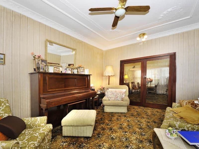 33 Rawlinna Drive, Mermaid Waters, QLD, 4218, Mermaid Waters - Thumbnail 2