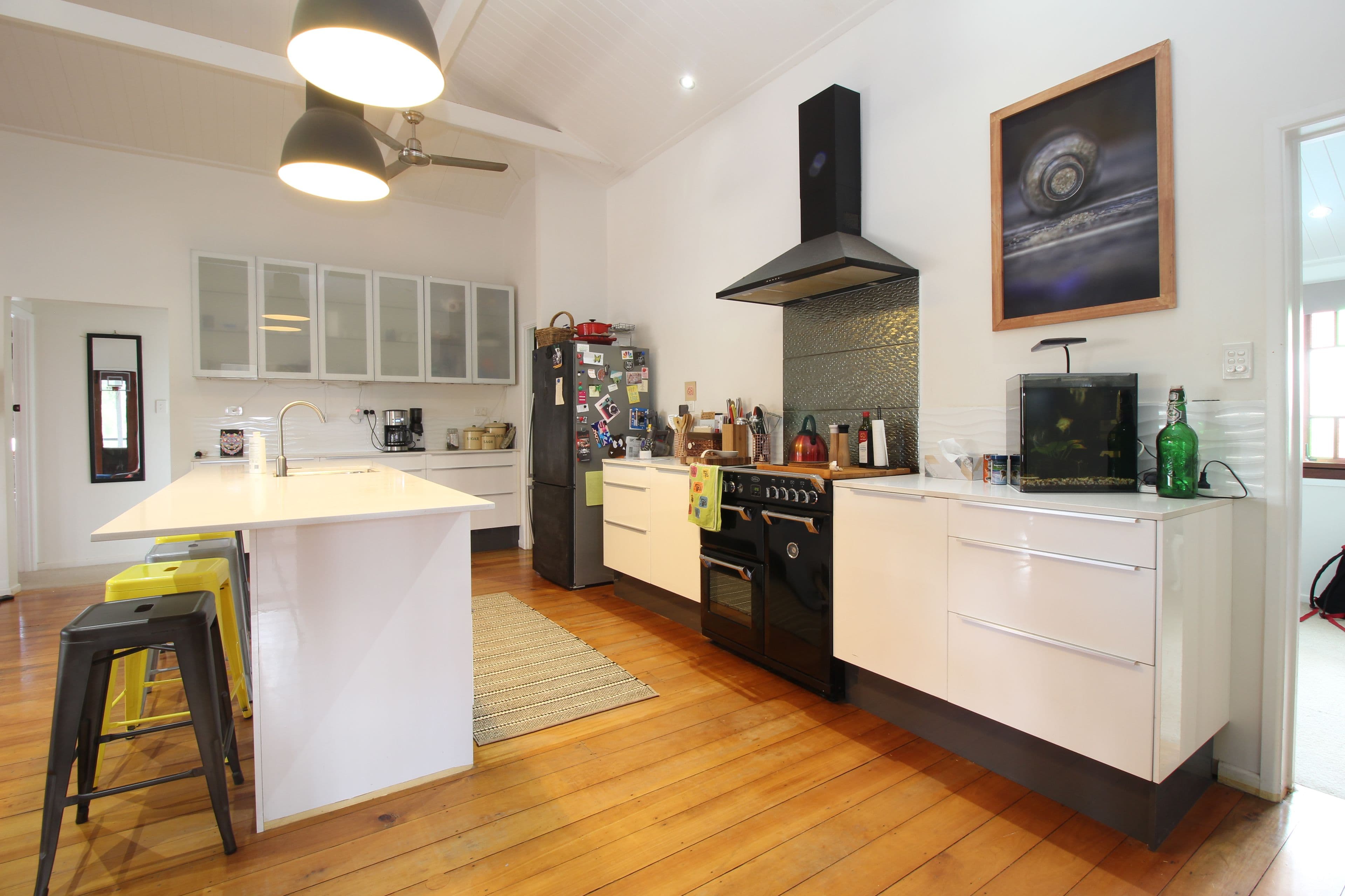 25 Theresa Street, Emerald QLD 4720, Emerald - Thumbnail 2