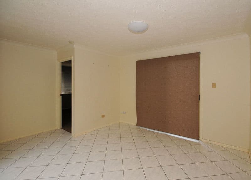 4 Cassia Avenue, SCARNESS QLD 4655, Scarness - Thumbnail 5