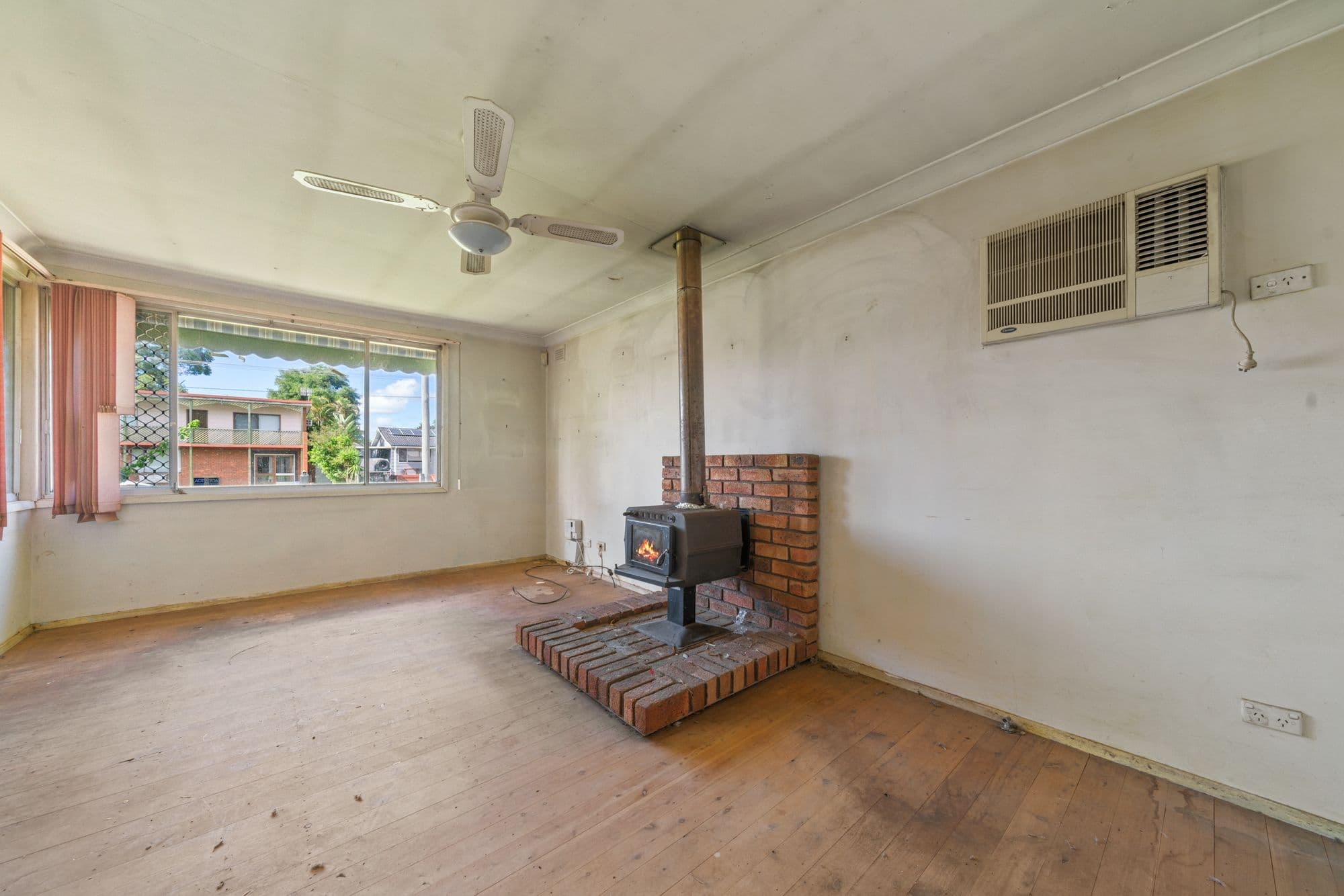 7 Erin Avenue, Berkeley Vale NSW 2261, Berkeley Vale - Thumbnail 3