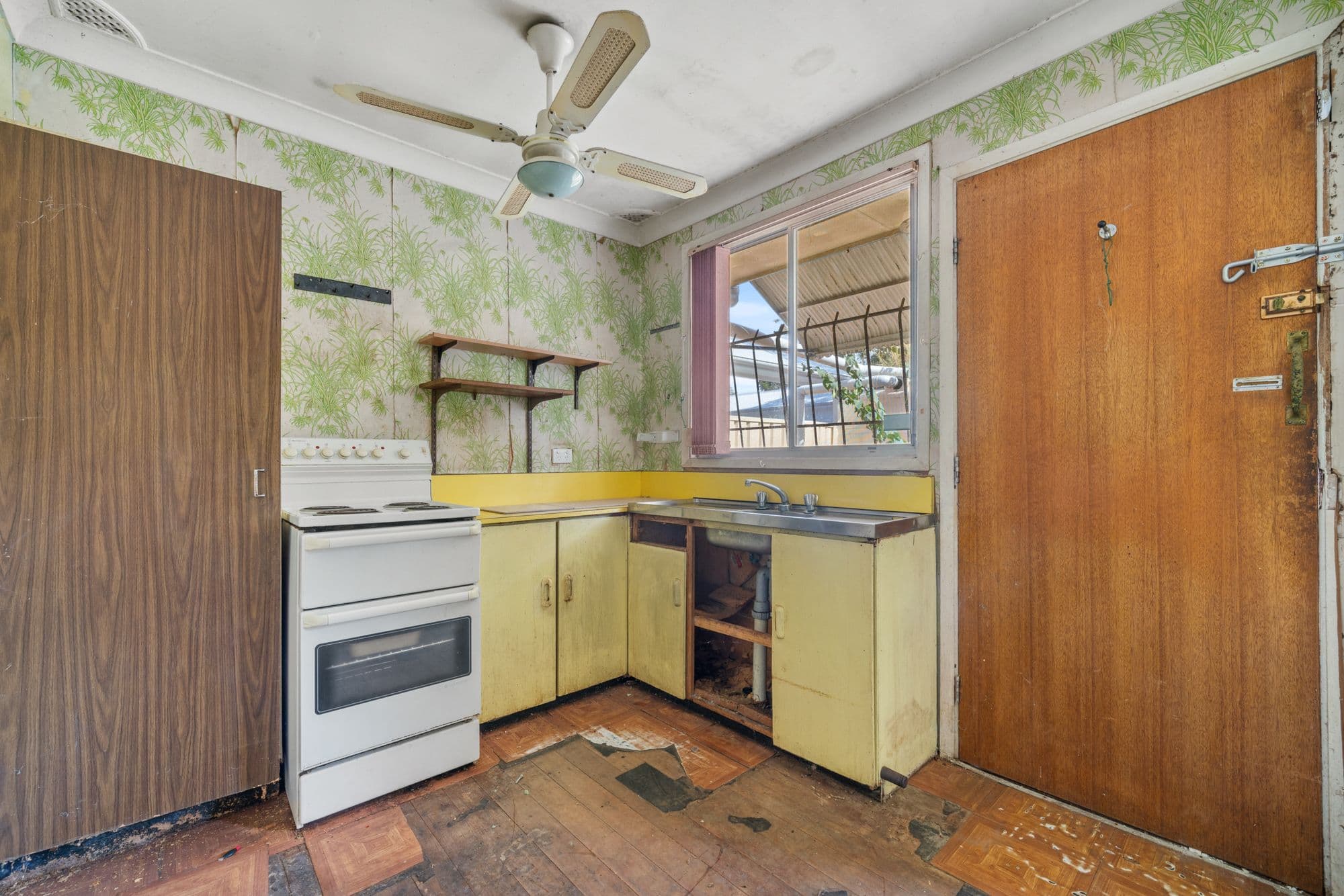 7 Erin Avenue, Berkeley Vale NSW 2261, Berkeley Vale - Thumbnail 4