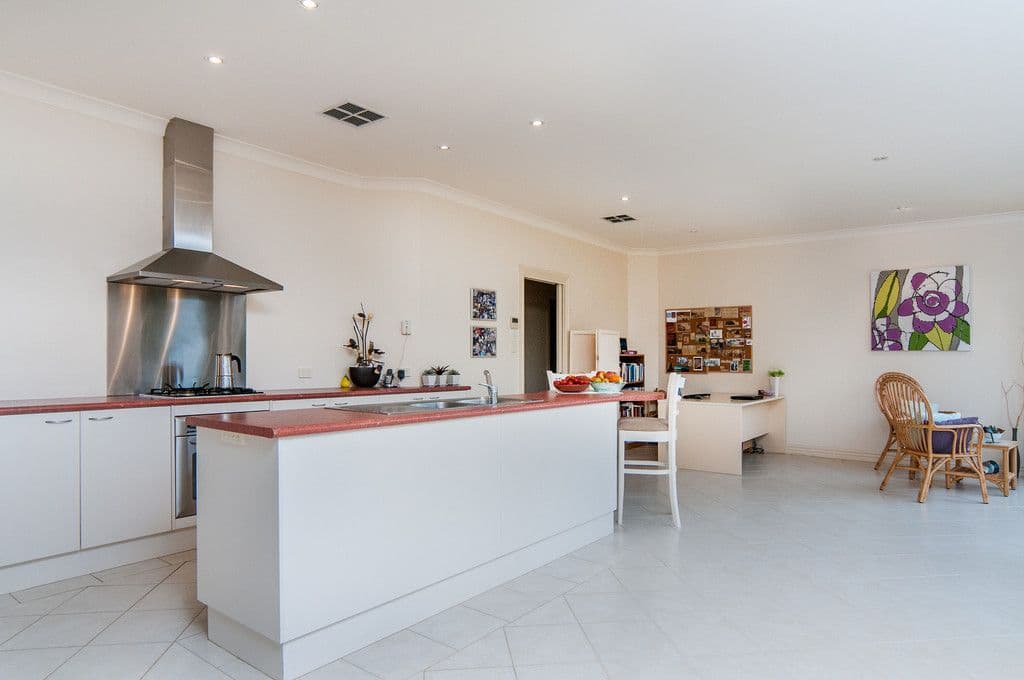 48 Sandalwood Crescent, FLAGSTAFF HILL SA 5159, Flagstaff Hill - Thumbnail 3