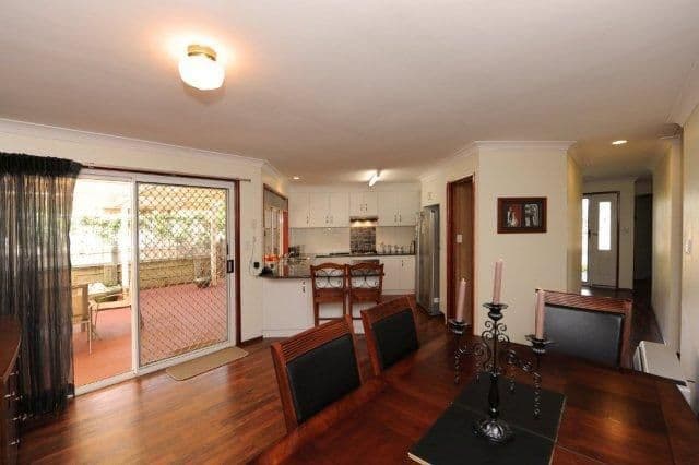 9  Robindale Drive, DARLING HEIGHTS QLD 4350, Darling Heights - Thumbnail 3