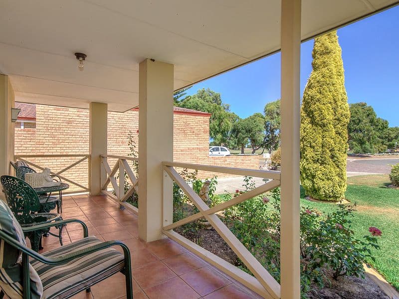 5 Nora Court, SAFETY BAY WA 6169, Safety Bay - Thumbnail 2