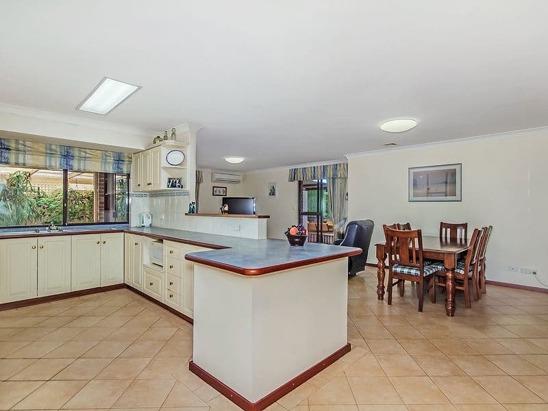 5 Nora Court, SAFETY BAY WA 6169, Safety Bay - Thumbnail 7
