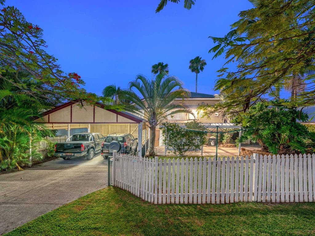 5 Peasant Street, Holland Park West QLD 4121, Holland Park West - Thumbnail 3