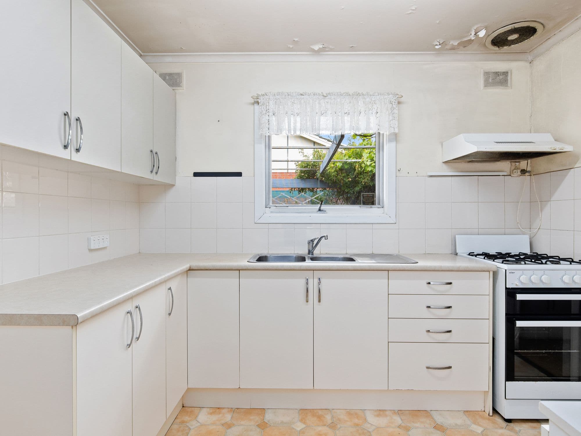 68 Elizabeth Road, Christie Downs SA 5164, Christie Downs - Thumbnail 2