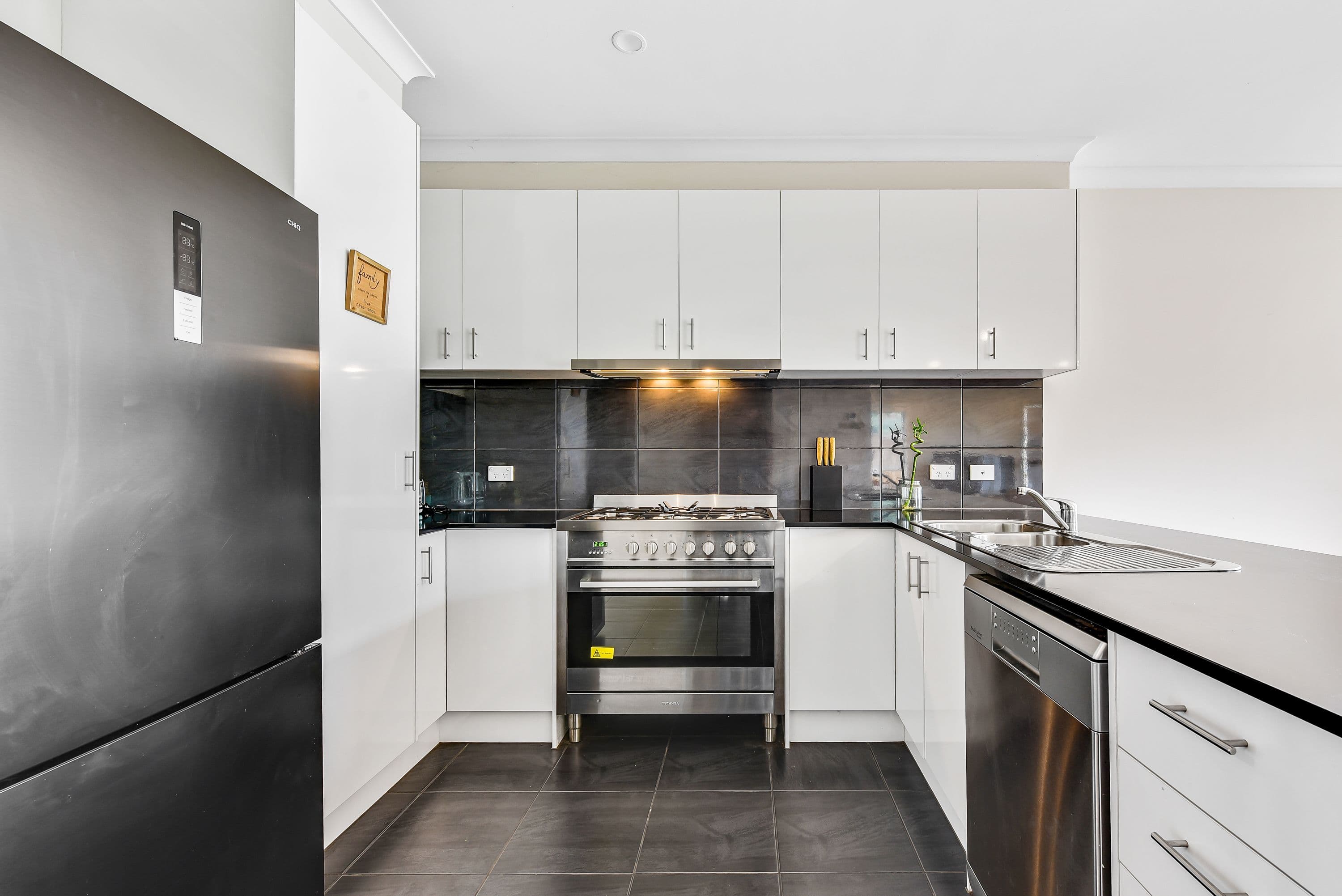 8 Pennsylvania Crescent, Point Cook VIC 3030, Point Cook - Thumbnail 3