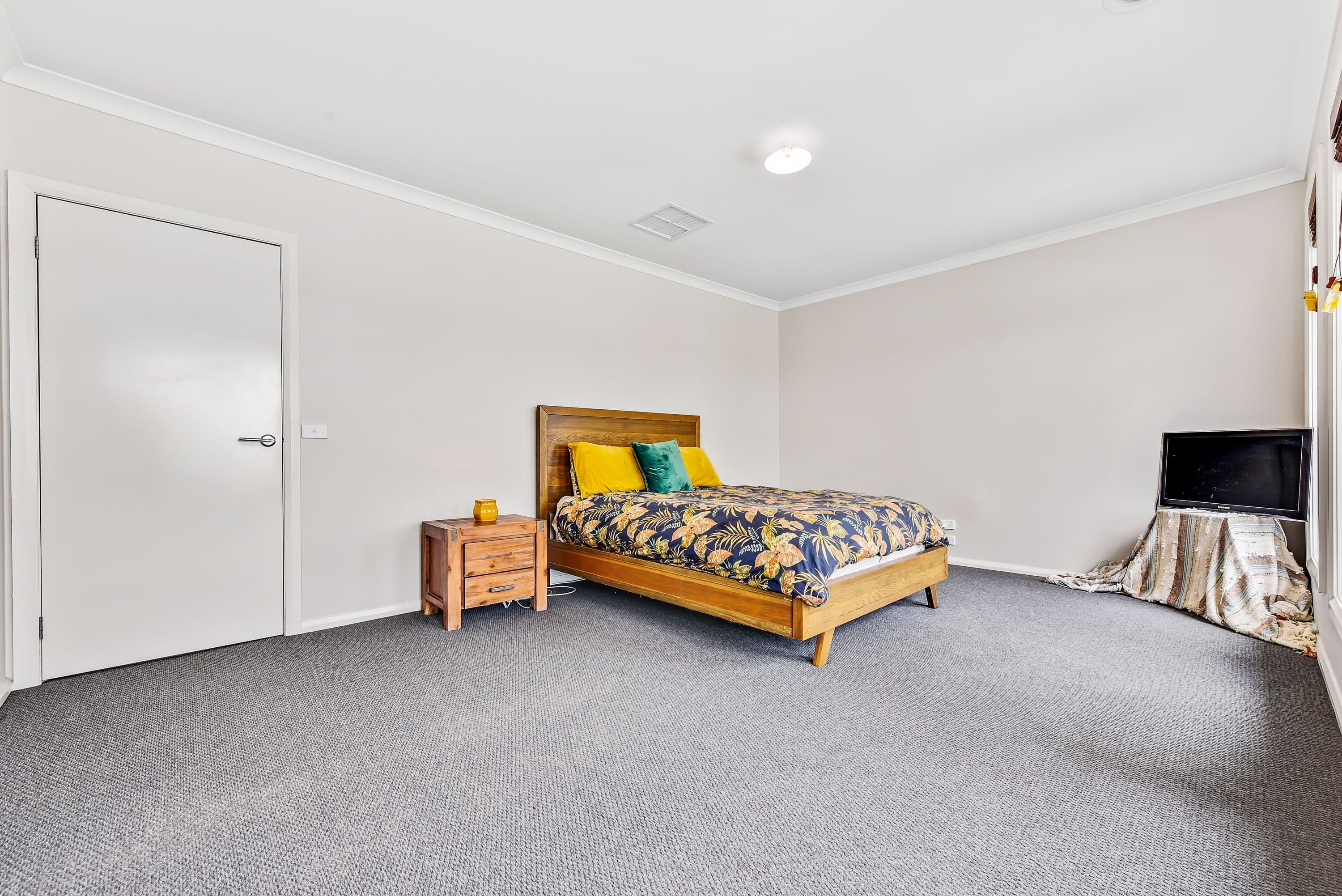 8 Pennsylvania Crescent, Point Cook VIC 3030, Point Cook - Thumbnail 6