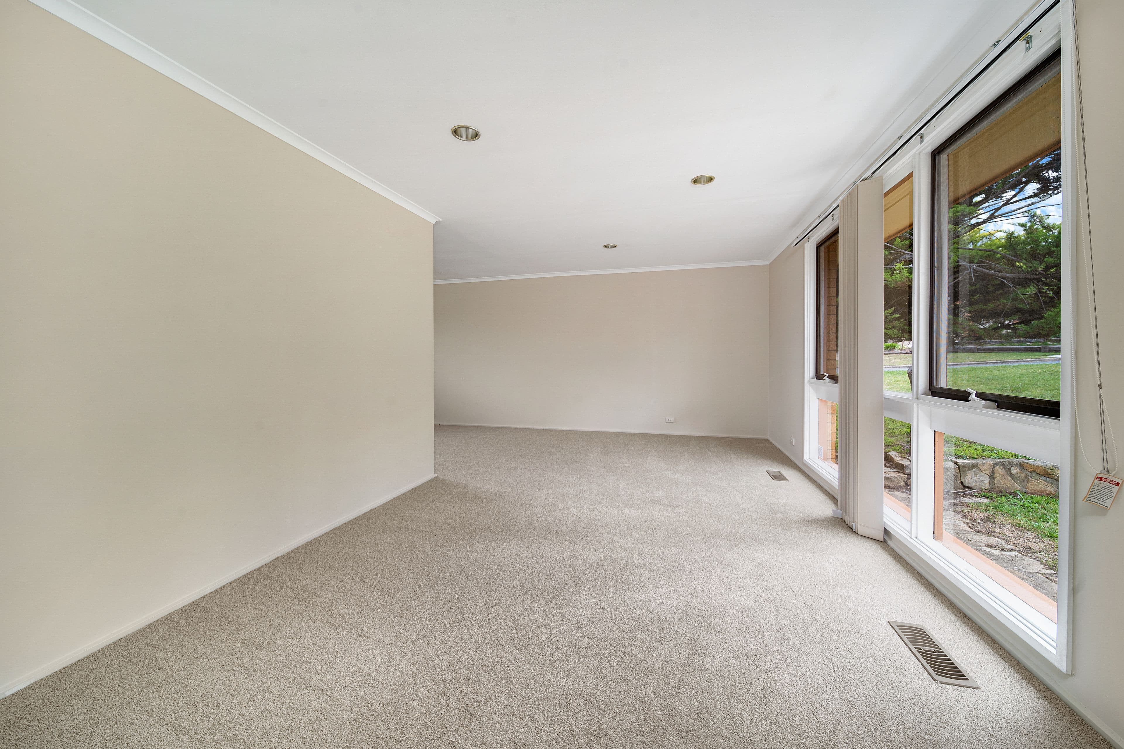 2 Lowe Court, Charnwood ACT 2615, Charnwood - Thumbnail 2
