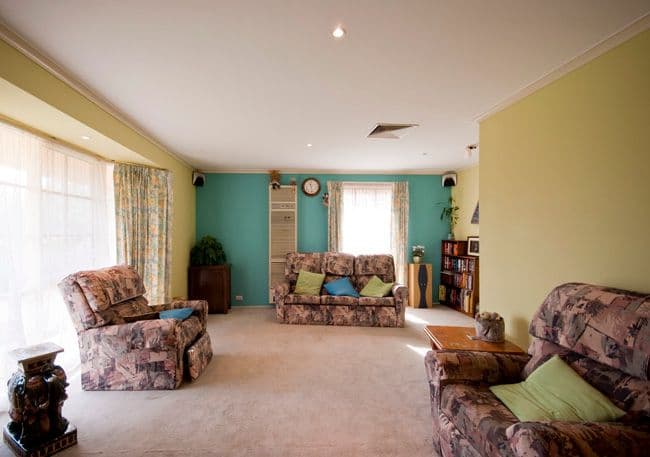 27 Bryden Drive, FERNTREE GULLY VIC 3156, Ferntree Gully - Thumbnail 2