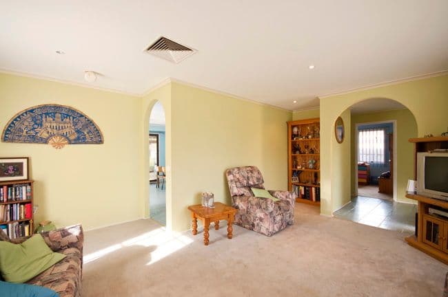 27 Bryden Drive, FERNTREE GULLY VIC 3156, Ferntree Gully - Thumbnail 3