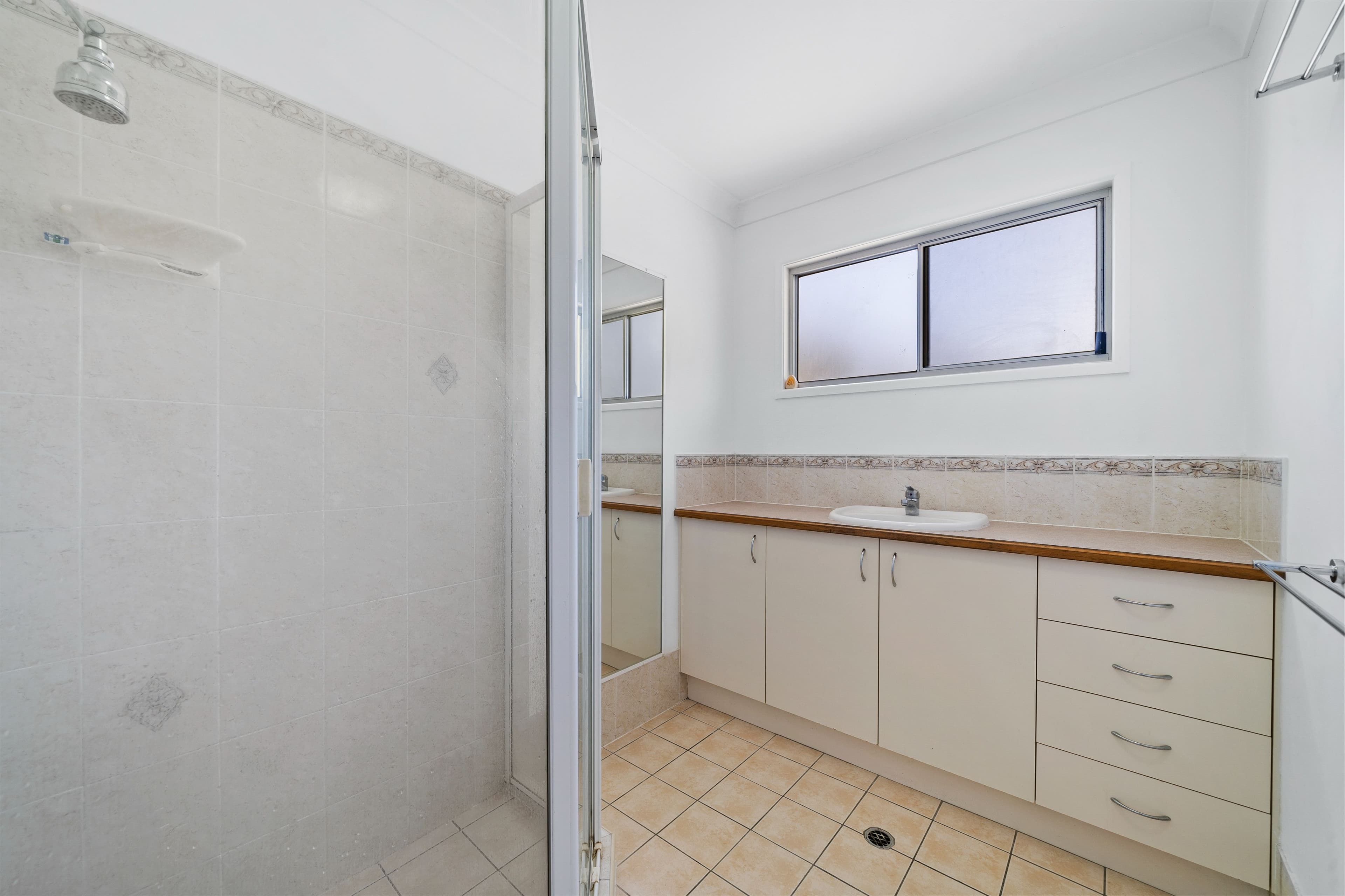 28 Hinchinbrook Avenue, Bethania QLD 4205, Bethania - Thumbnail 7