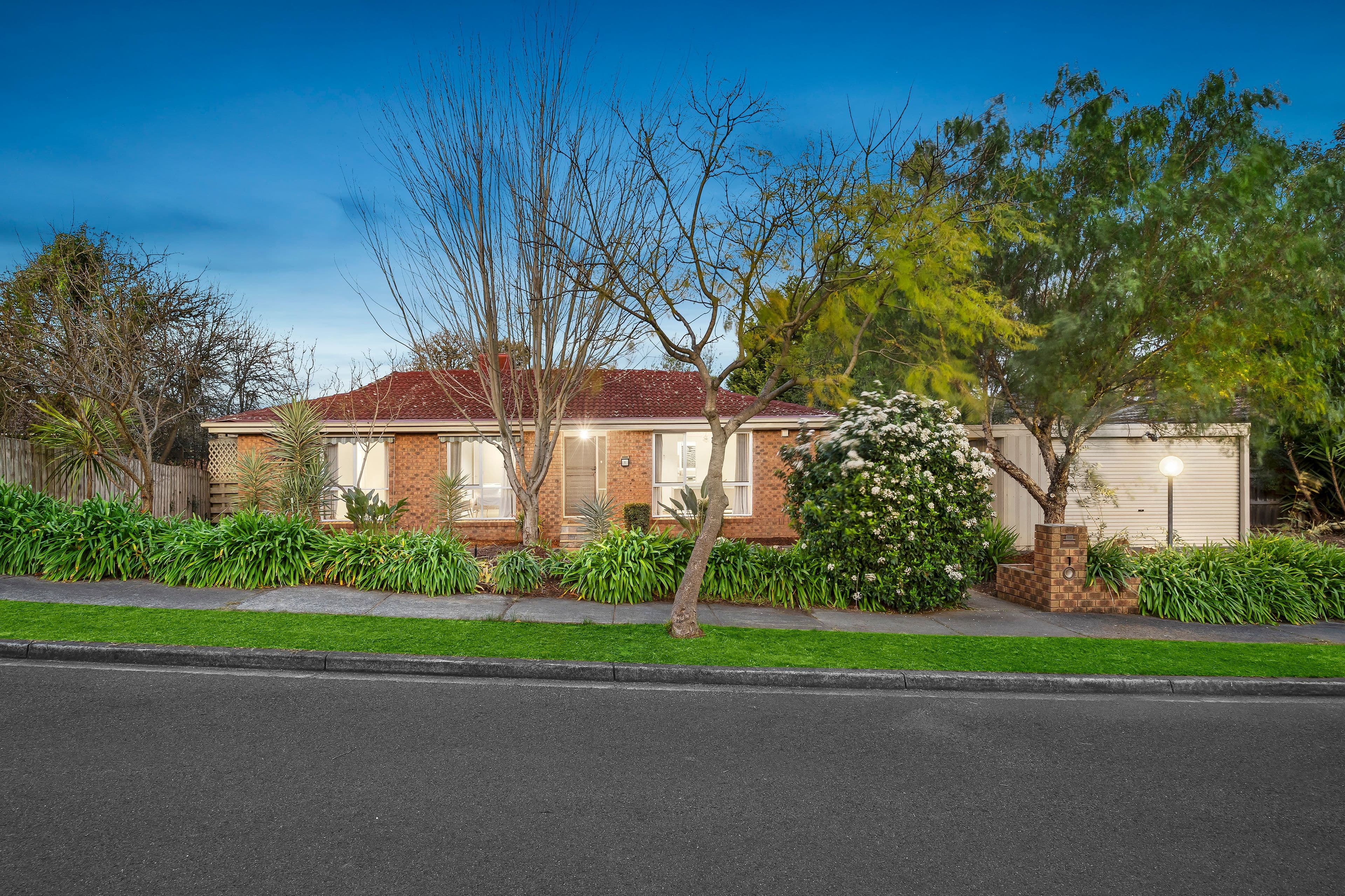 1 Hedline Place, Macleod VIC 3085, Macleod - Thumbnail 2