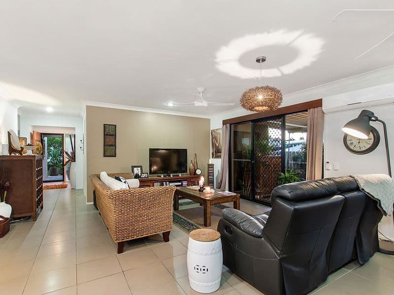 25 Silver Dawn Crescent, Oxenford QLD 4210, Oxenford - Thumbnail 2
