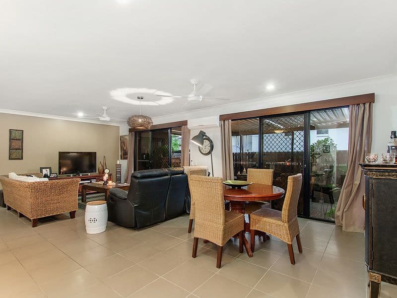 25 Silver Dawn Crescent, Oxenford QLD 4210, Oxenford - Thumbnail 3