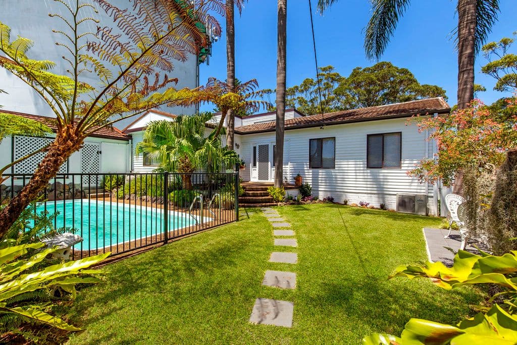 19 Bellevue Crescent, North Avoca - Image 1