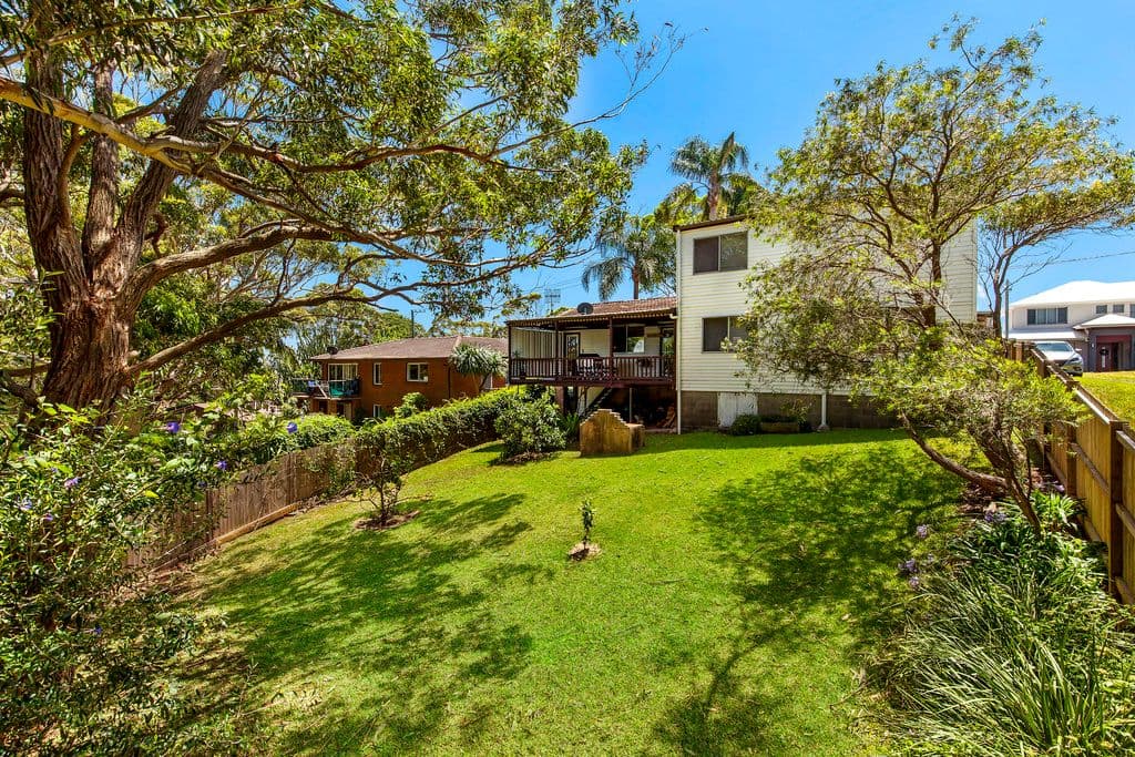 19 Bellevue Crescent, North Avoca - Thumbnail 3