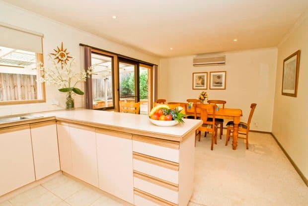 50 Devon Drive, DONCASTER EAST VIC 3109, Doncaster East - Thumbnail 2