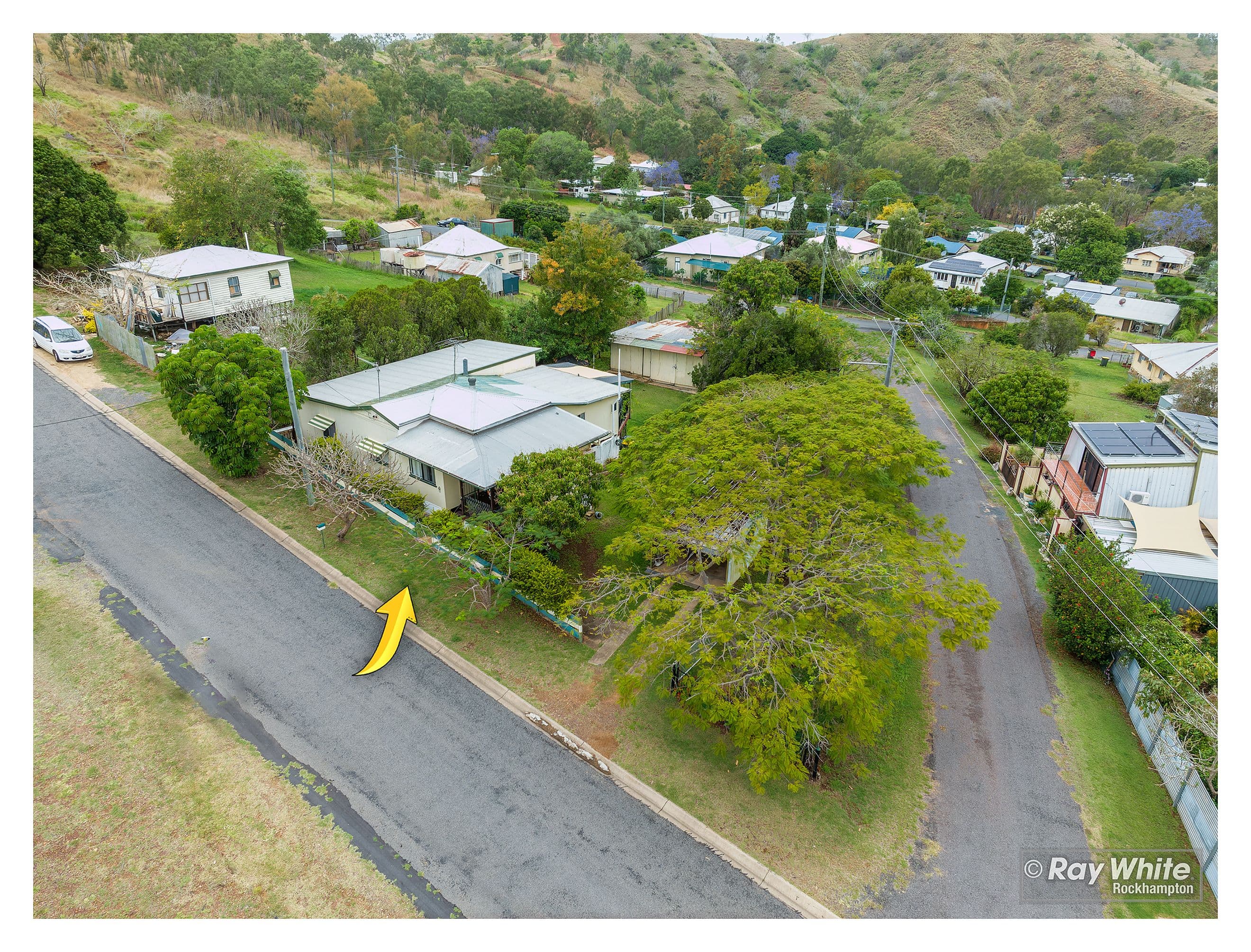 12 Queen Street, Mount Morgan QLD 4714, Mount Morgan - Thumbnail 3