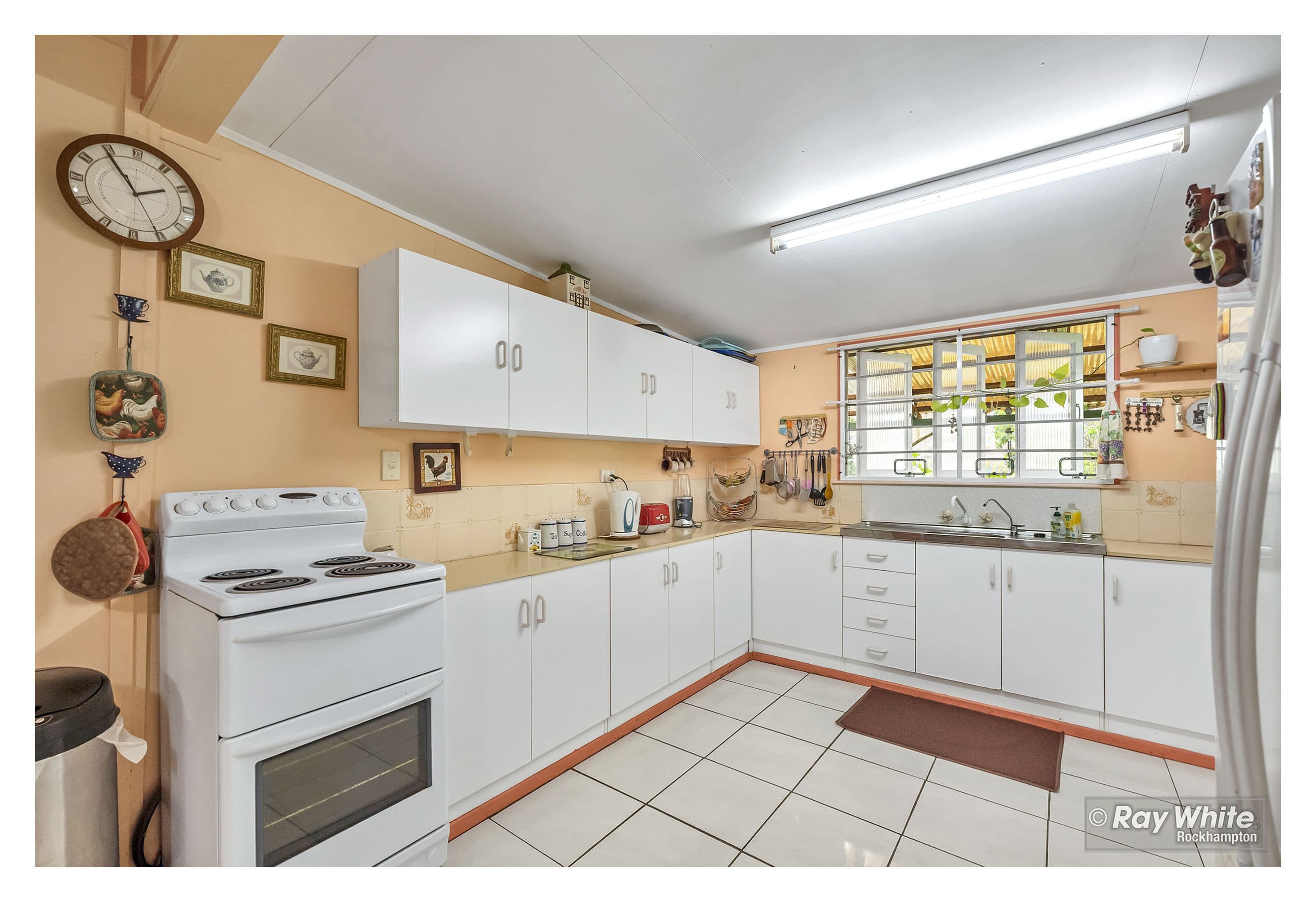 12 Queen Street, Mount Morgan QLD 4714, Mount Morgan - Thumbnail 5