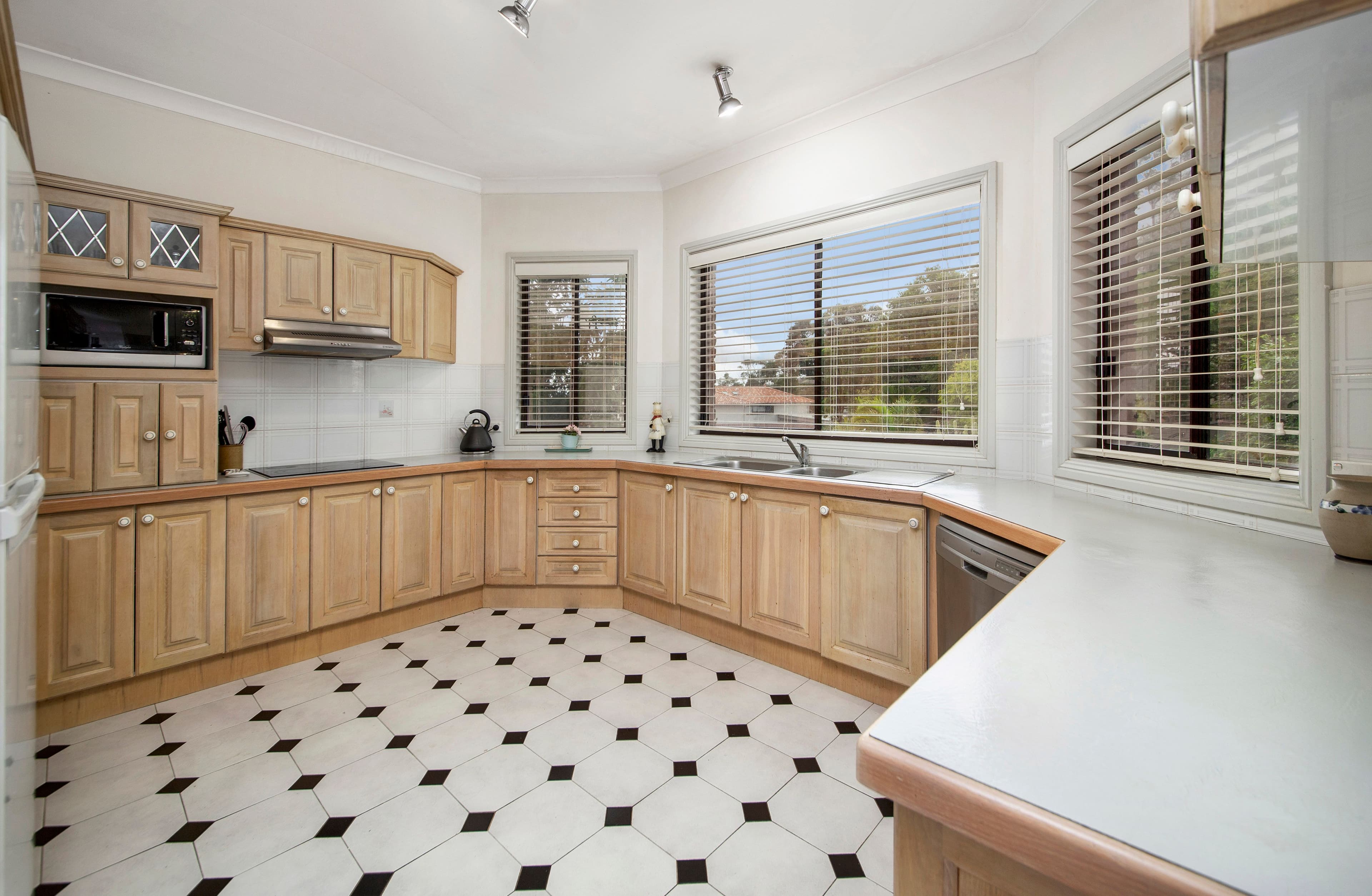 78 Austin Street, Illawong NSW 2234, Illawong - Thumbnail 6