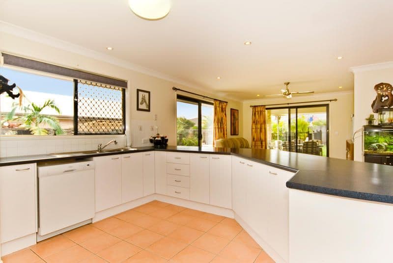 7 Ivadale Boulevard, LITTLE MOUNTAIN QLD 4551, Little Mountain - Thumbnail 3