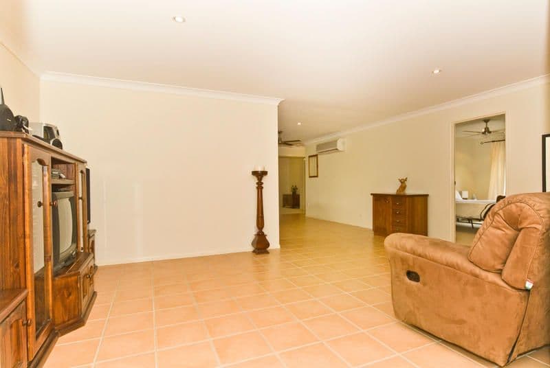 7 Ivadale Boulevard, LITTLE MOUNTAIN QLD 4551, Little Mountain - Thumbnail 8