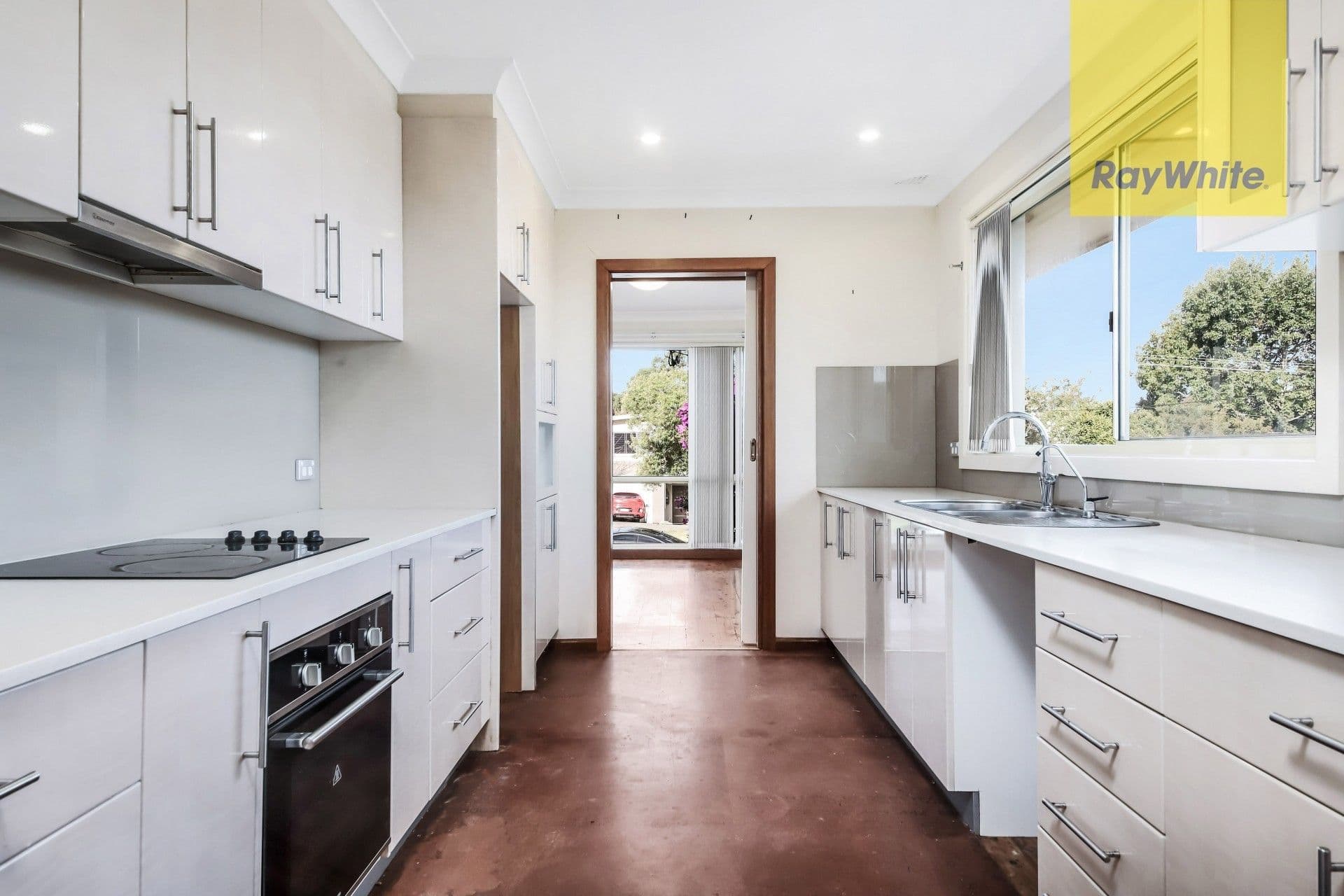 42 Cromarty Crescent, Winston Hills - Thumbnail 3