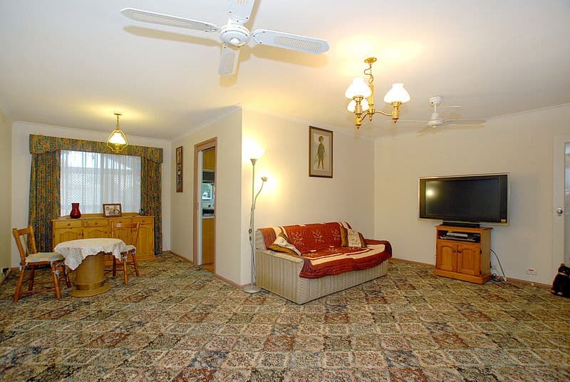 9 Fuchsia Street, FERNTREE GULLY VIC 3156, Ferntree Gully - Thumbnail 3