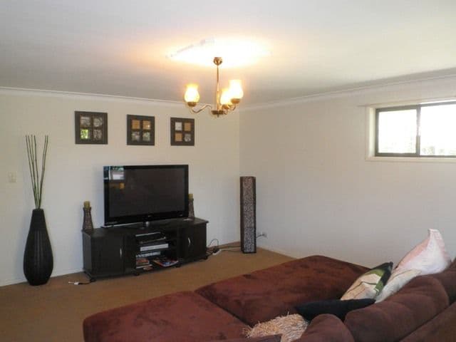 152 Laguna Avenue, PALM BEACH QLD 4221, Palm Beach - Thumbnail 3