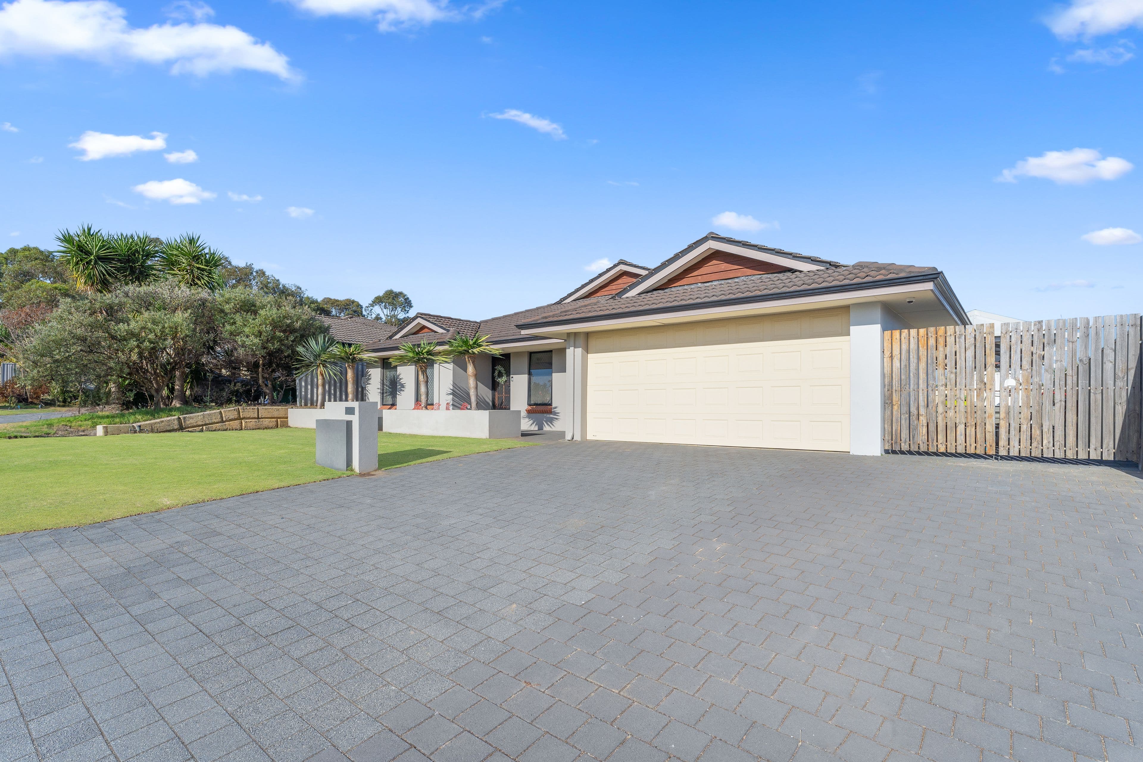 5 Mansfield Road, Secret Harbour WA 6173, Secret Harbour - Thumbnail 2