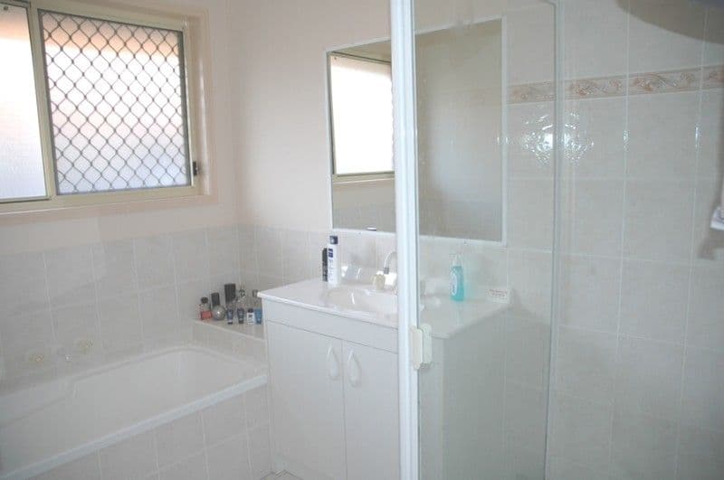 10 Antigua Crescent, DECEPTION BAY QLD 4508, Deception Bay - Thumbnail 5