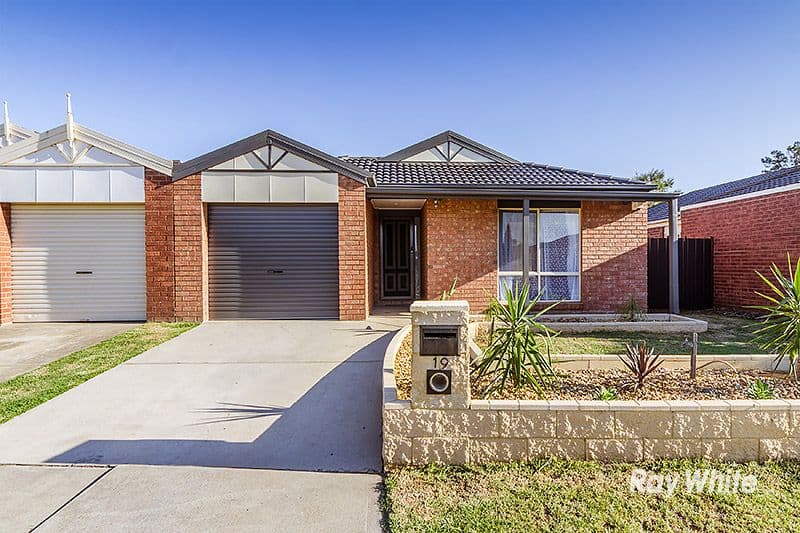 19 Charlotte Place, Cranbourne West VIC 3977, Cranbourne West - Image 1