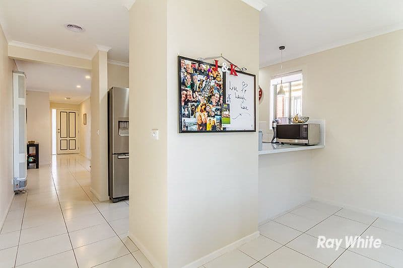 19 Charlotte Place, Cranbourne West VIC 3977, Cranbourne West - Thumbnail 7