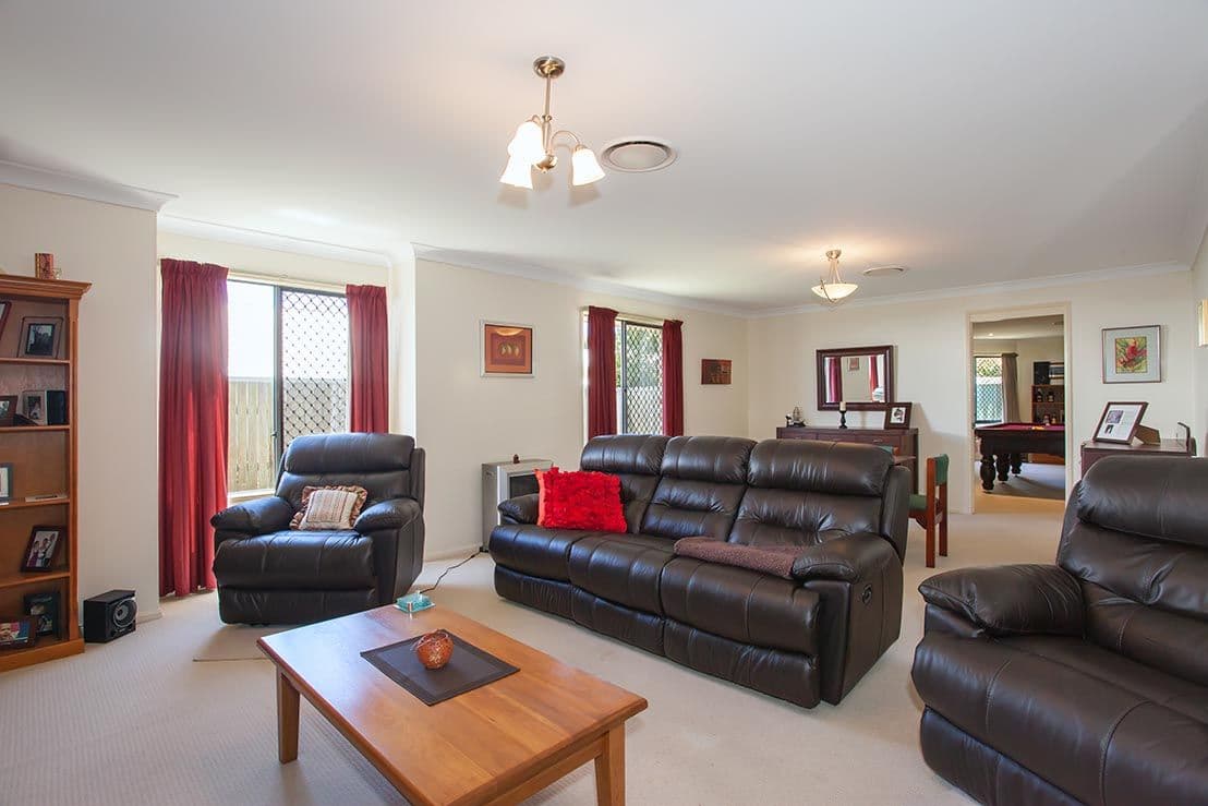 6 Ridgewood Drive, Kearneys Spring QLD 4350, Kearneys Spring - Thumbnail 2