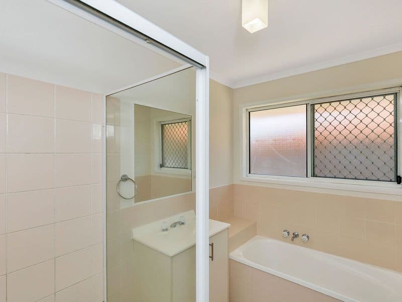 1 Broadfoot Drive, Goodna QLD 4300, Goodna - Thumbnail 7