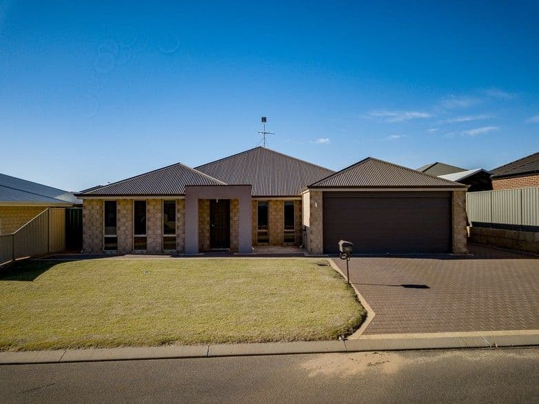 19 Beachcomber Hill, Glenfield WA 6532, Glenfield - Thumbnail 2