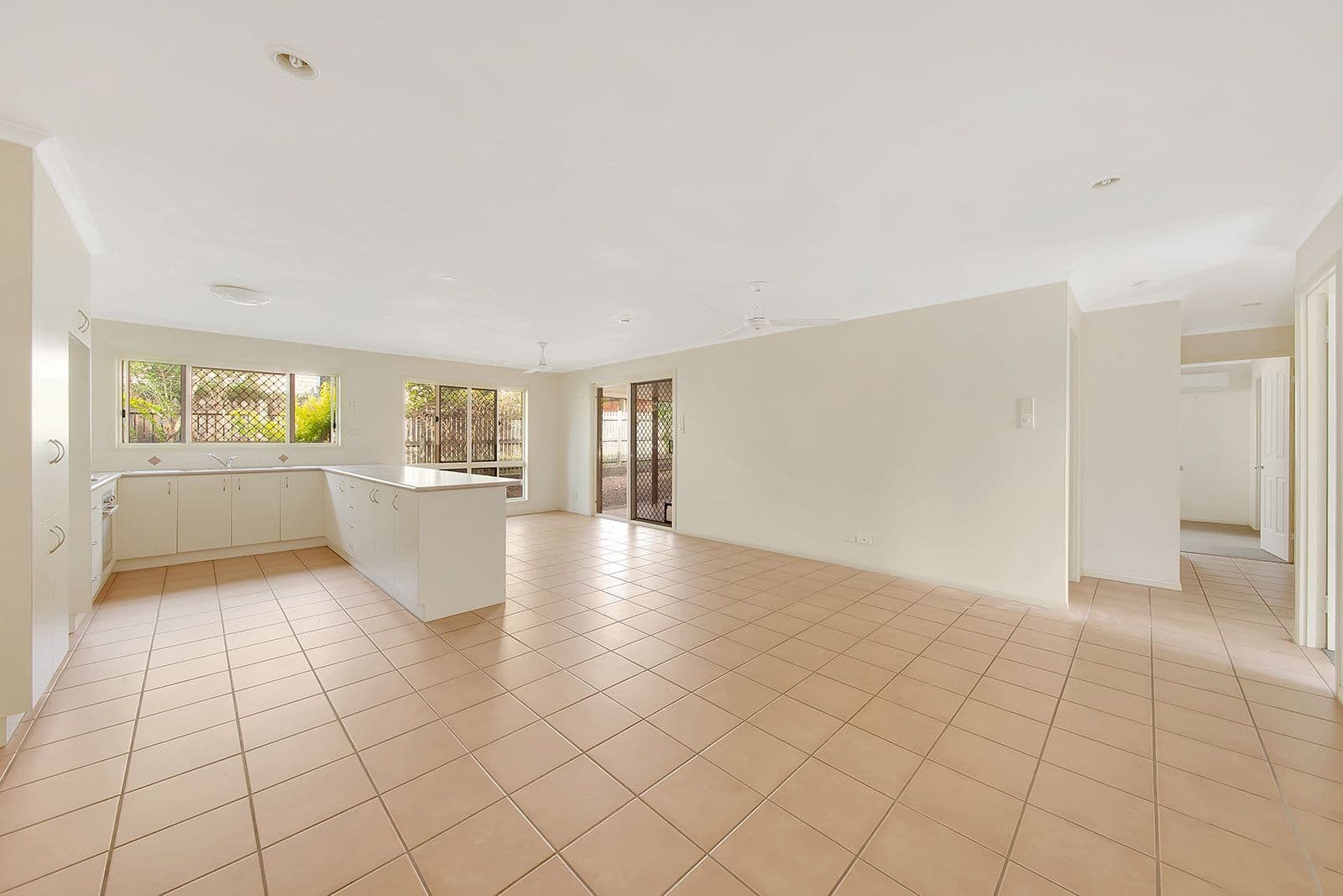 4 Maraboon Court, Clinton QLD 4680, Clinton - Thumbnail 4