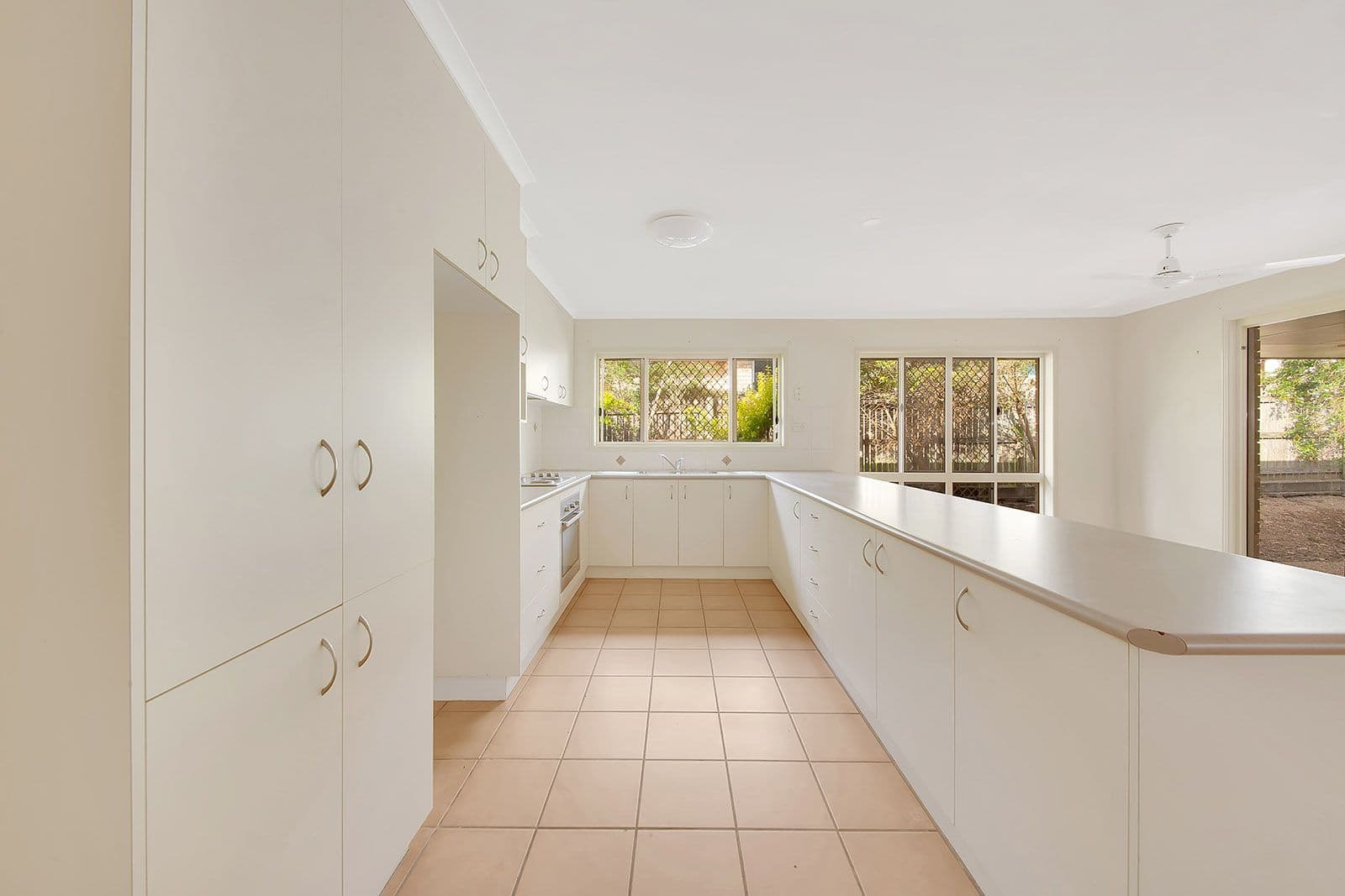 4 Maraboon Court, Clinton QLD 4680, Clinton - Thumbnail 5