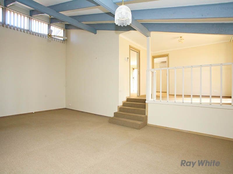 27 Telford Drive, BERWICK VIC 3806, Berwick - Thumbnail 3