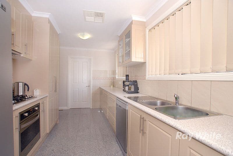 9 Allison Avenue, EUMEMMERRING VIC 3177, Eumemmerring - Thumbnail 2